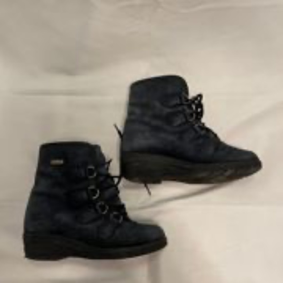 PAJAR BOOTS SIZE 7 US/CAD - Picture 2 of 10